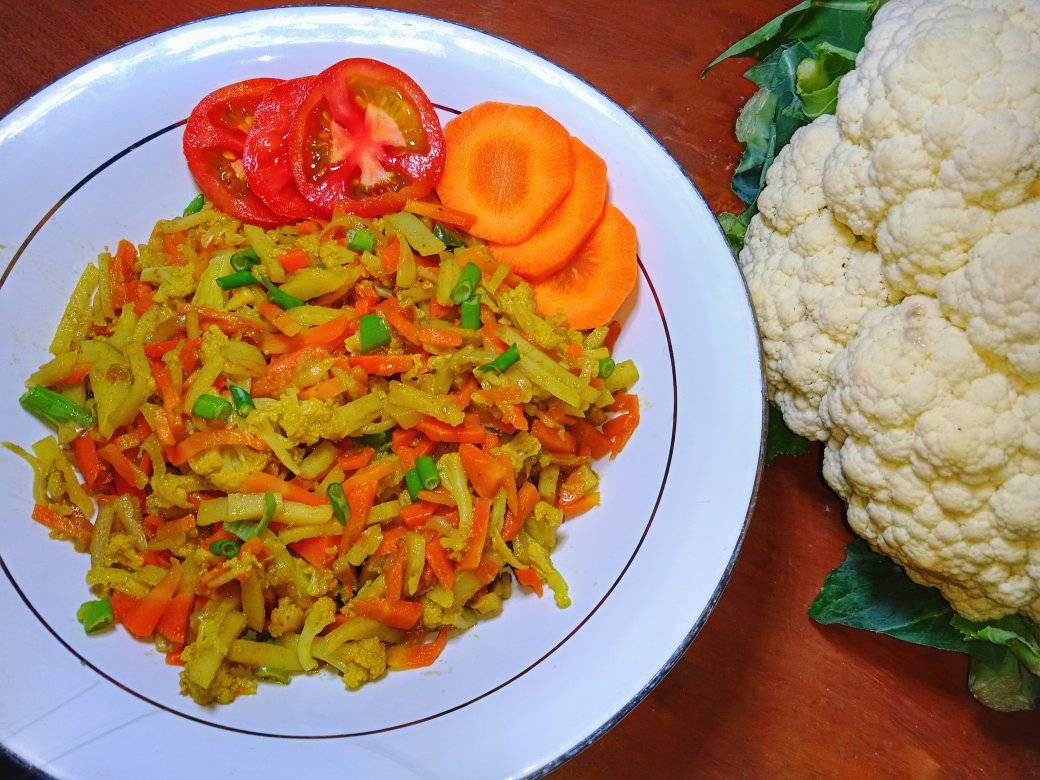Cauliflower with Mixed Vegetables